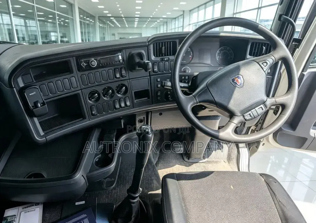 Scania R440 Horse Truck