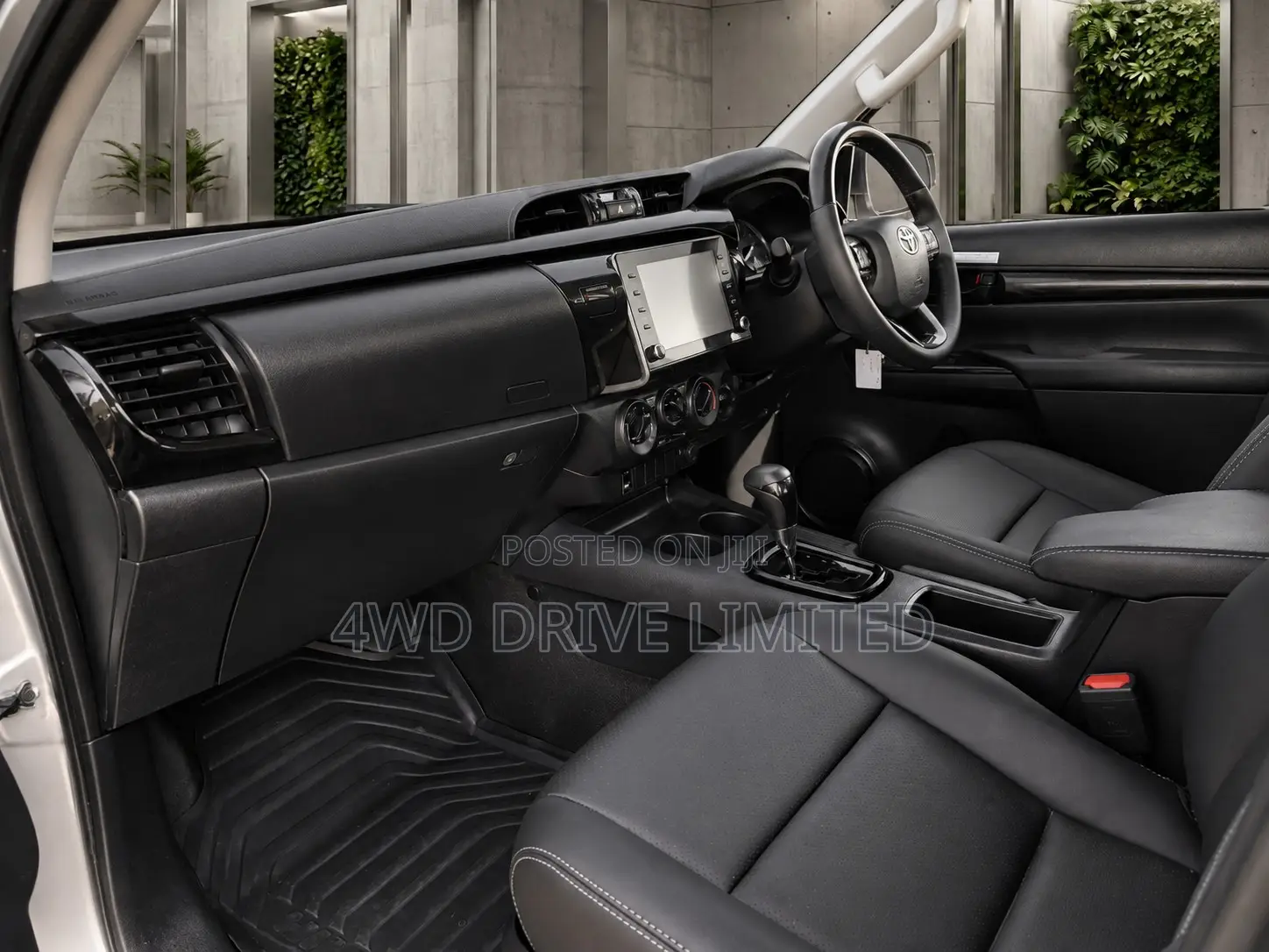 Toyota Hilux 2023 Silver