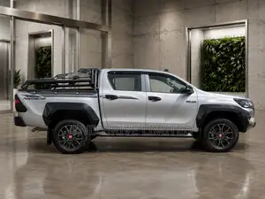 Toyota Hilux 2023 Silver