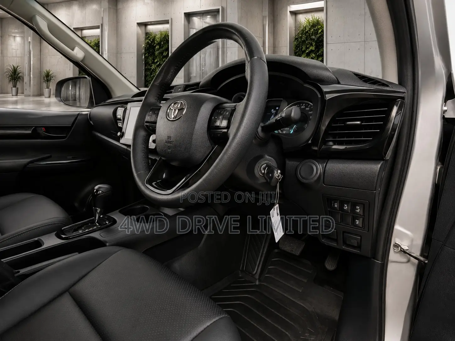 Toyota Hilux 2023 Silver