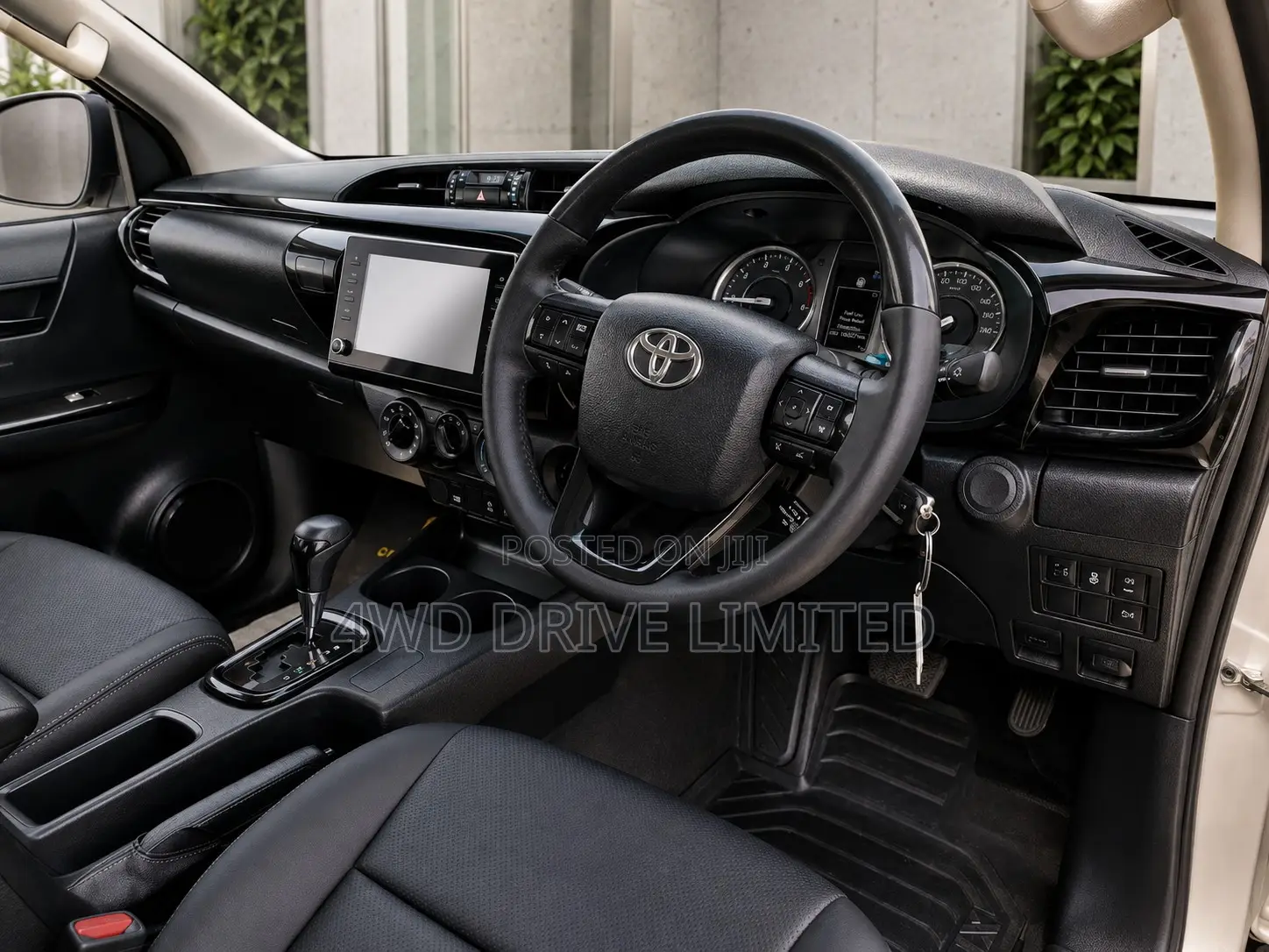 Toyota Hilux 2023 Silver