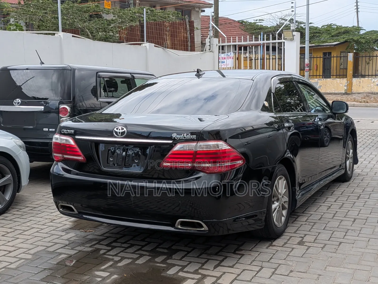 Toyota Crown 2010 Black