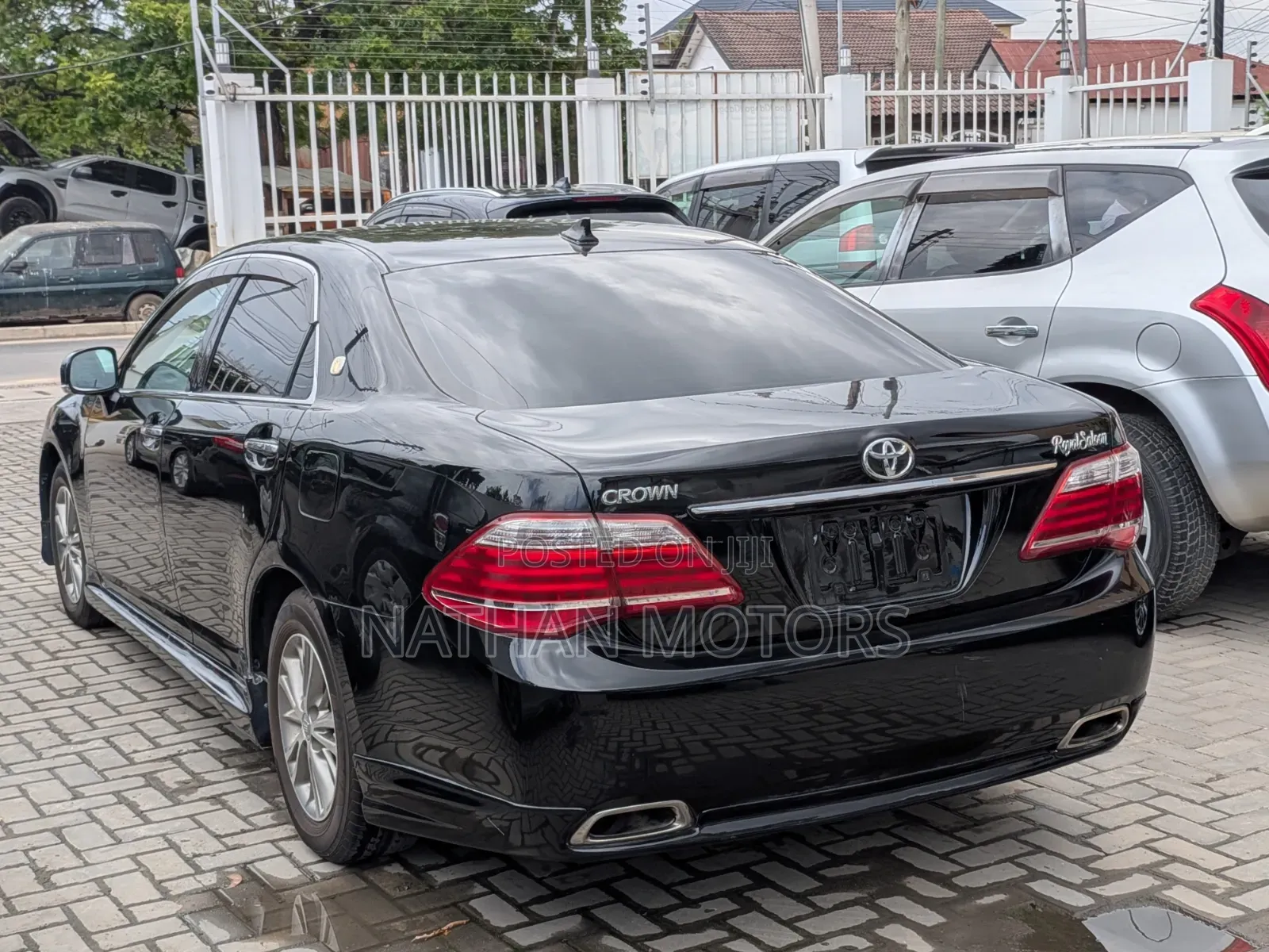 Toyota Crown 2010 Black