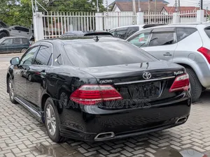 Toyota Crown 2010 Black