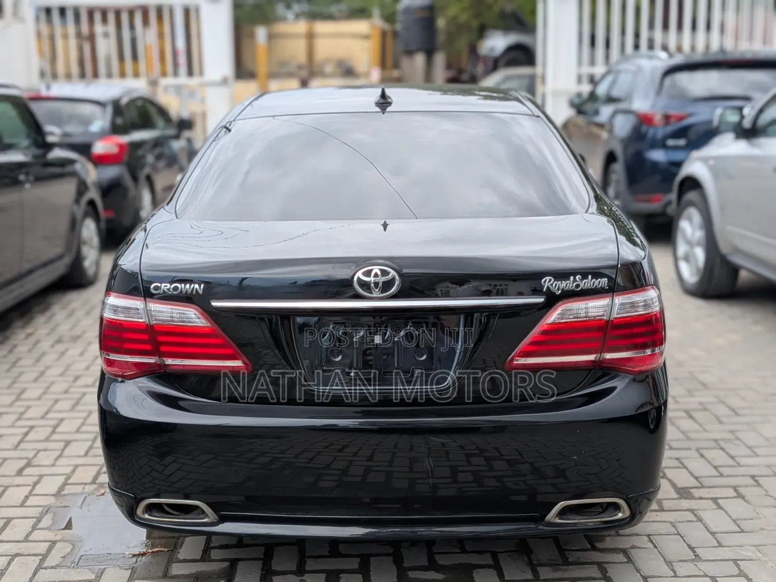 Toyota Crown 2010 Black