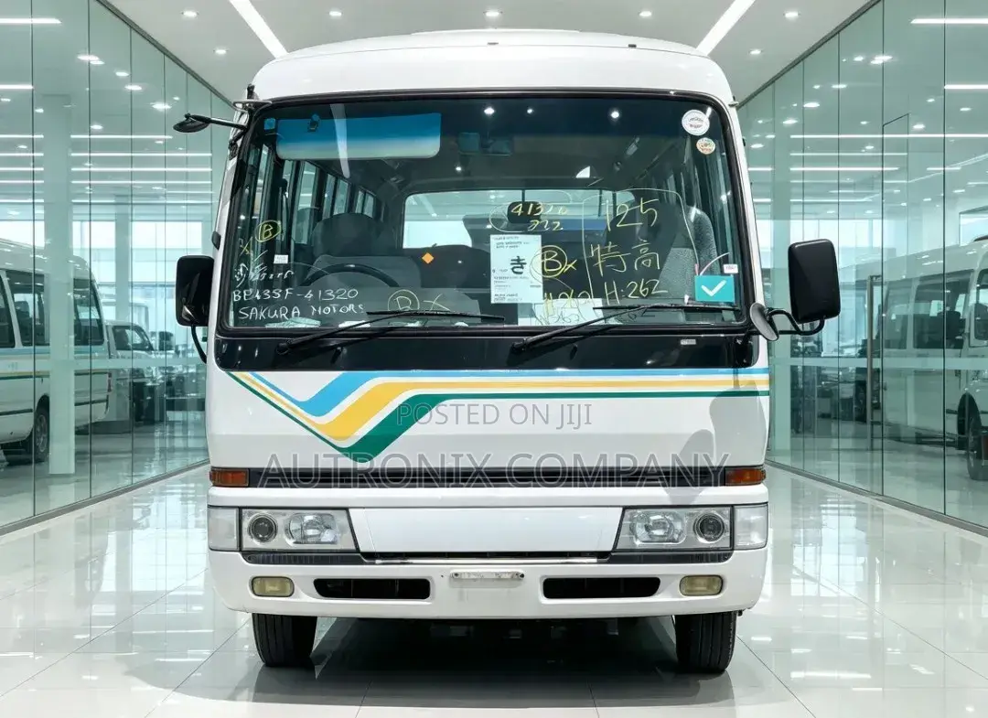Mitsubishi Fuso Rosa 1996 Yellow