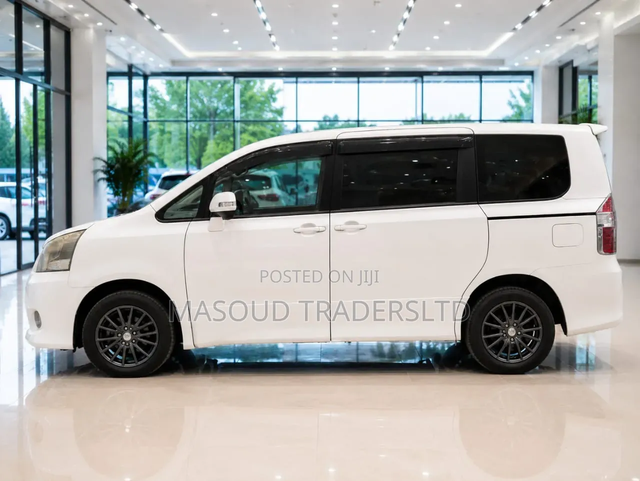 Toyota Noah 2.0 143hp AWD (7 Seater) 2007 White
