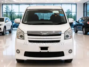 Toyota Noah 2.0 143hp AWD (7 Seater) 2007 White