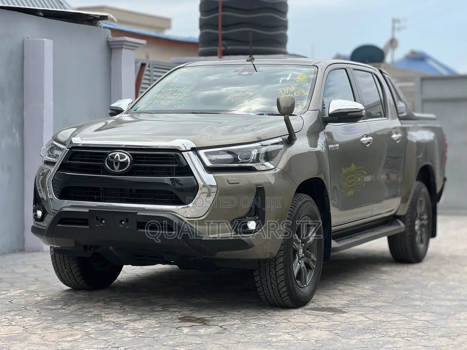 Toyota Hilux 2023 Green