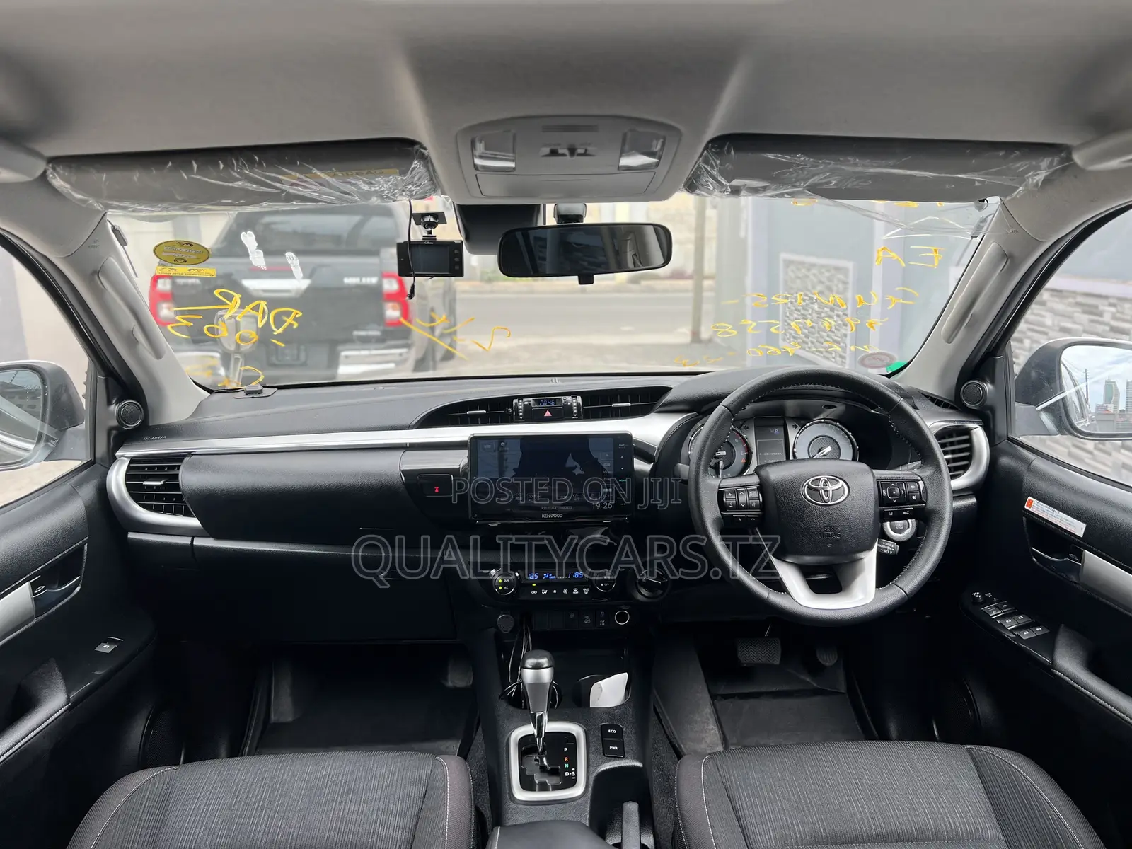 Toyota Hilux 2023 Green