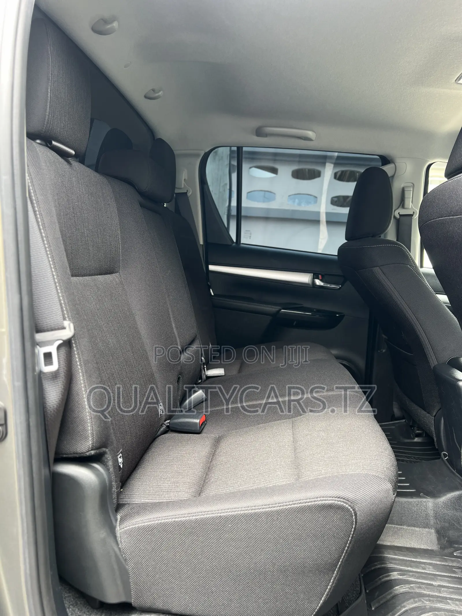 Toyota Hilux 2023 Green
