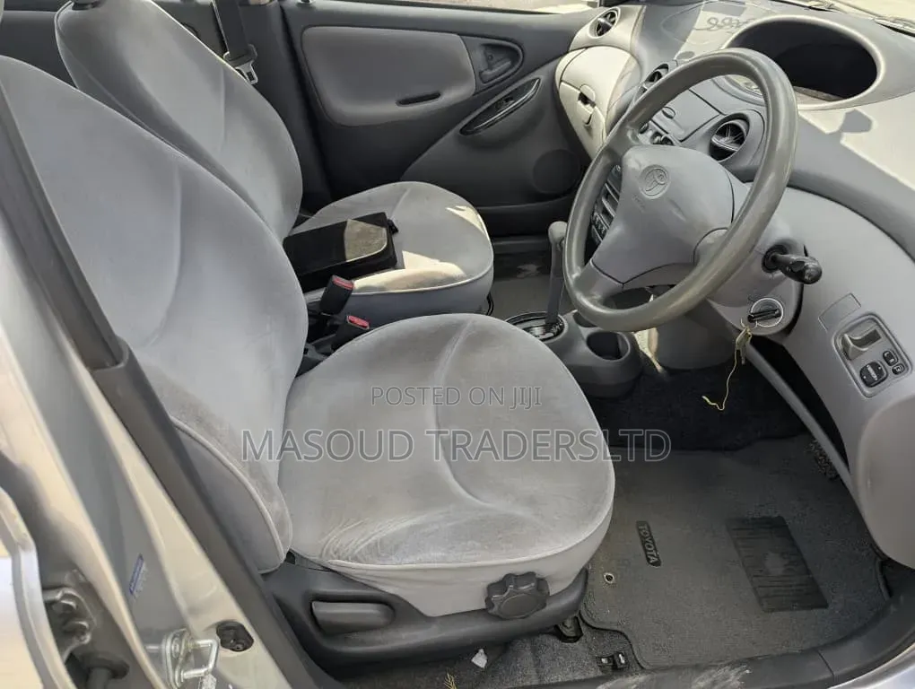 Toyota Vitz 2000