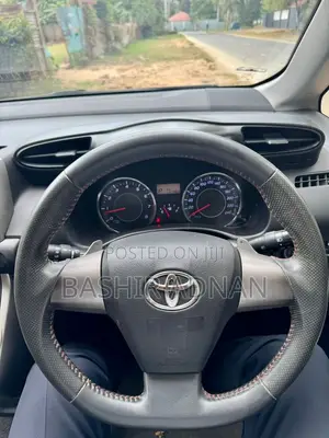 Toyota Wish 2011 Silver