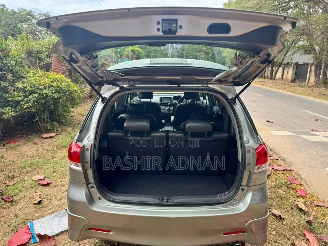Toyota Wish 2011 Silver