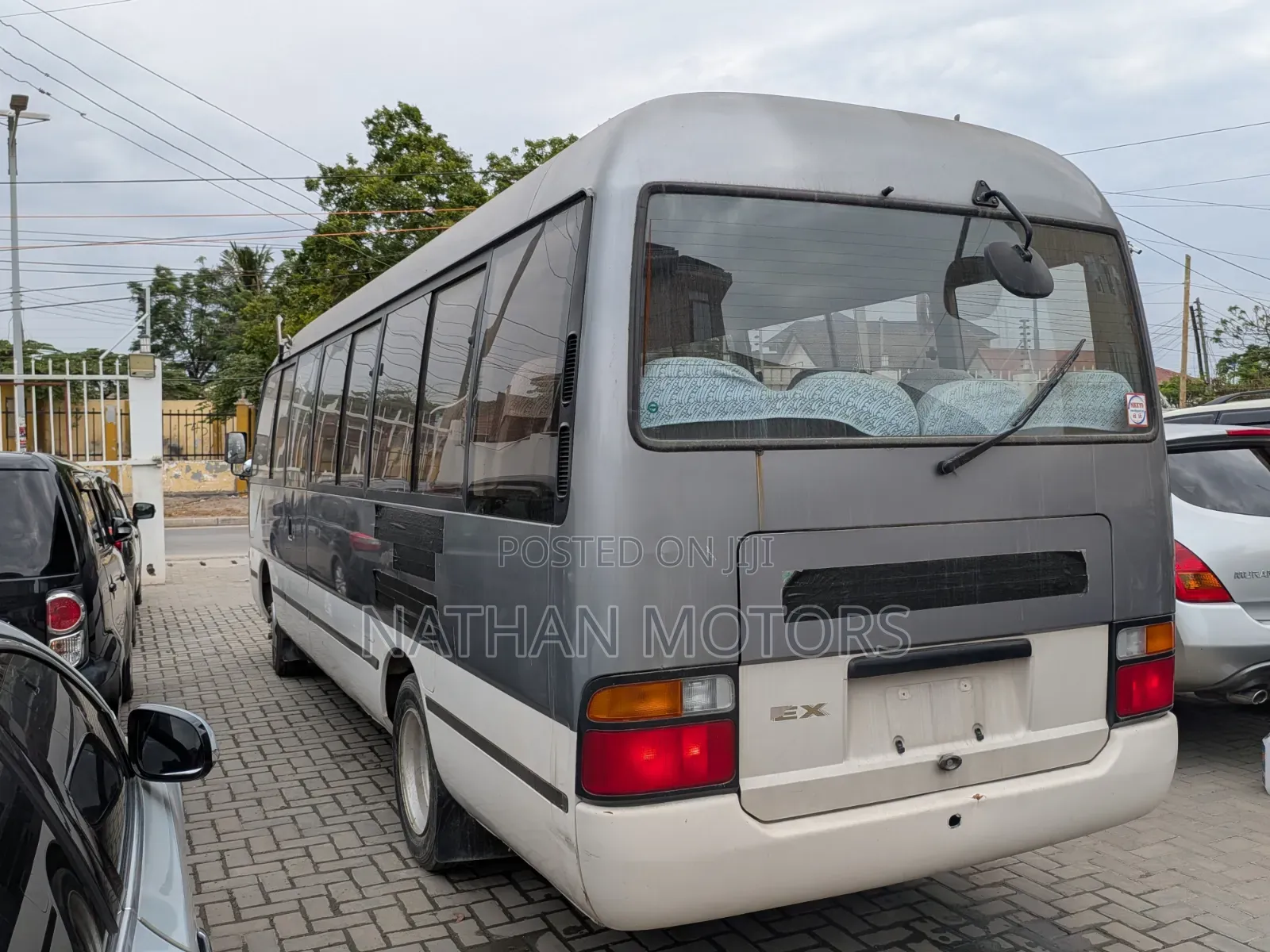 Toyota Coaster 1999 Silver