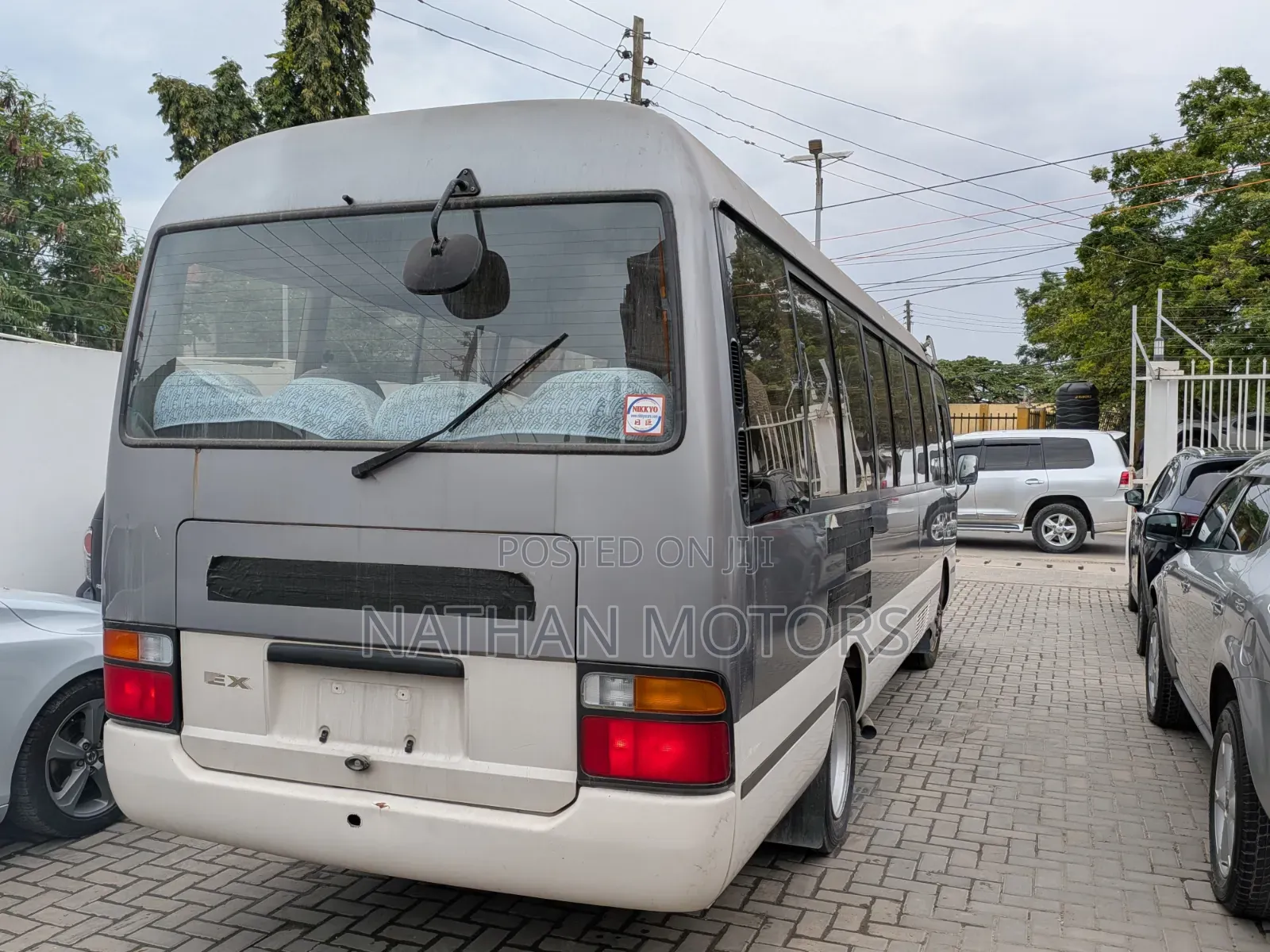 Toyota Coaster 1999 Silver