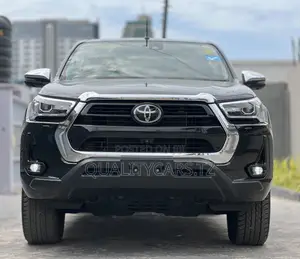 Toyota Hilux 2024 Black