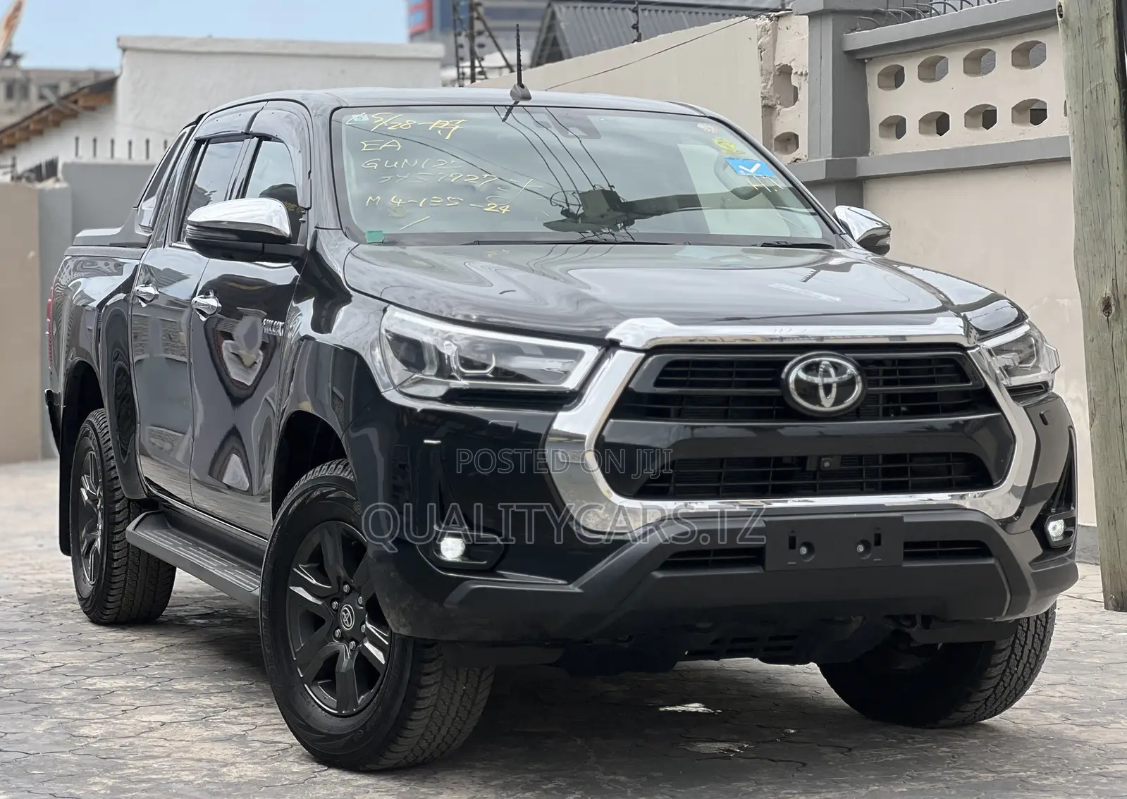 Toyota Hilux 2024 Black