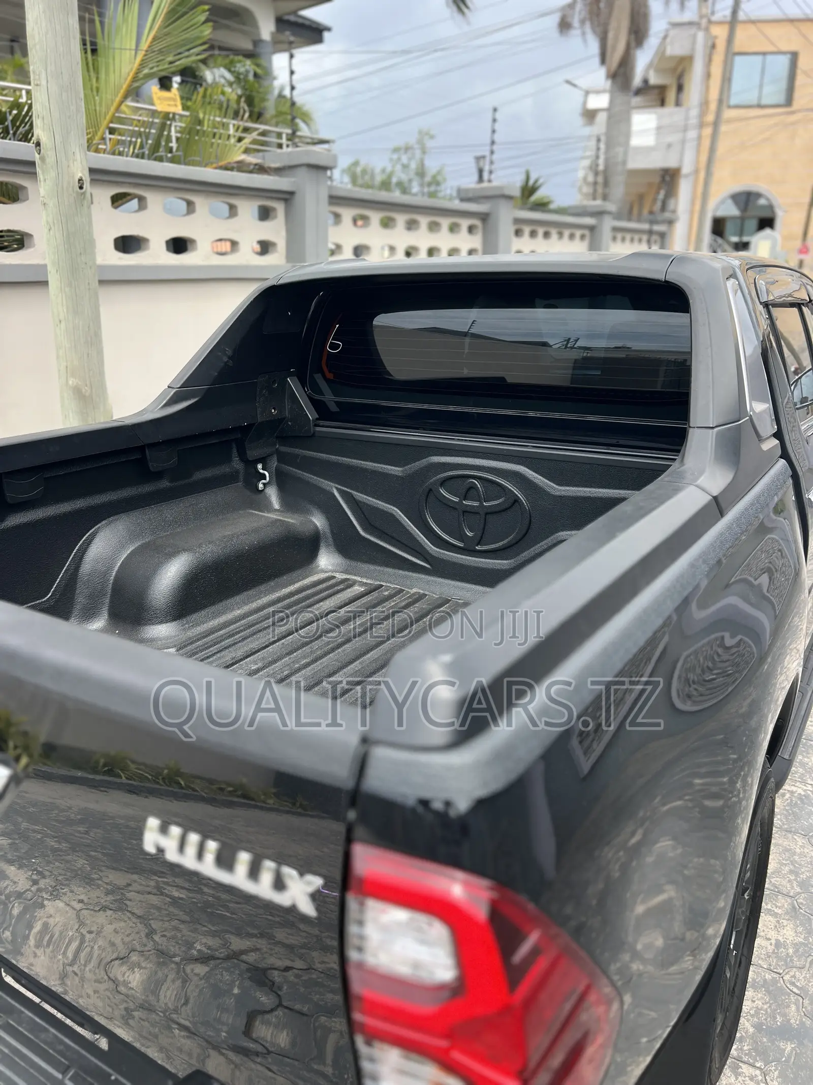 Toyota Hilux 2024 Black