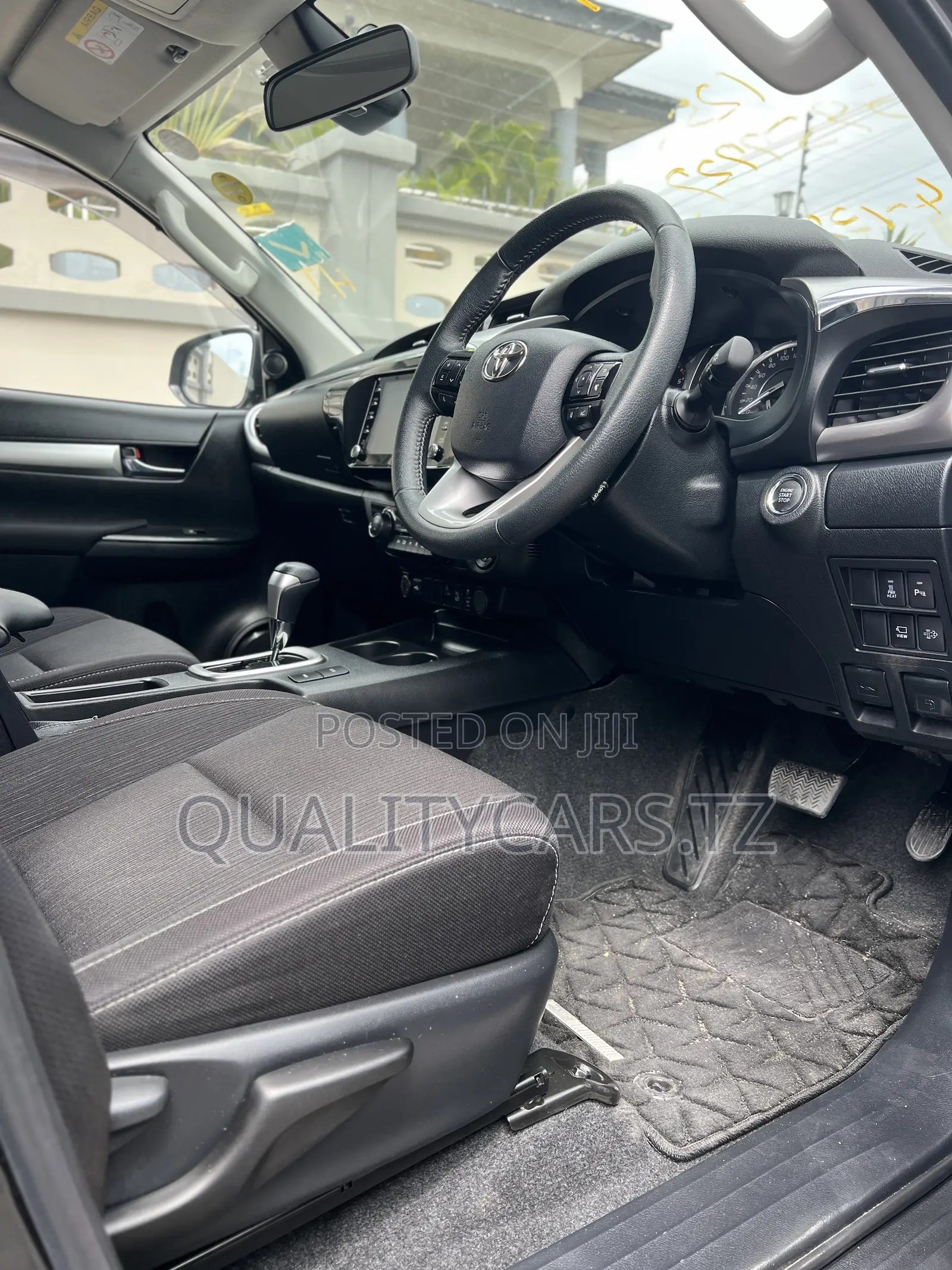 Toyota Hilux 2024 Black