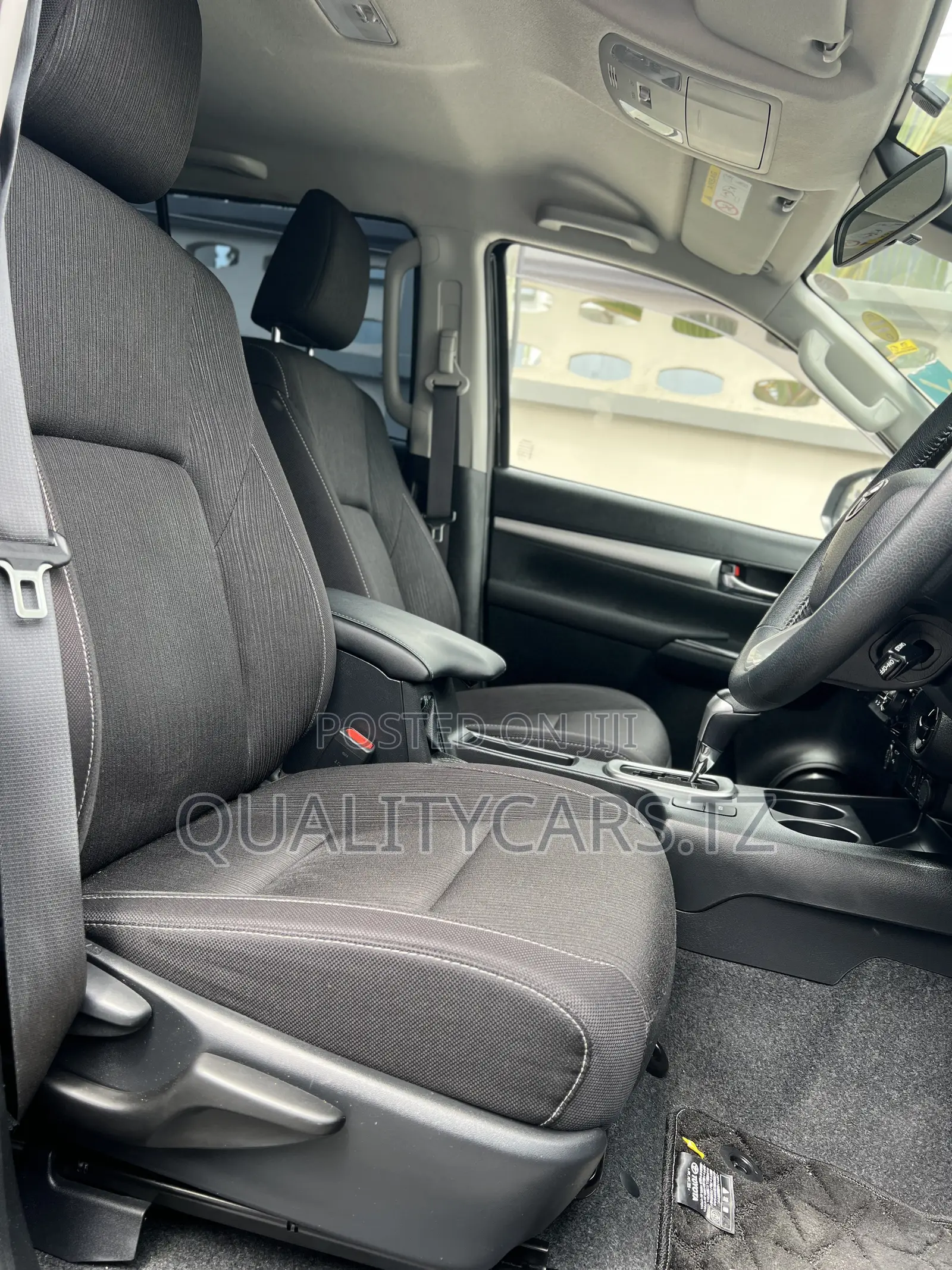 Toyota Hilux 2024 Black