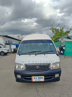 Toyota HiAce 2004 White