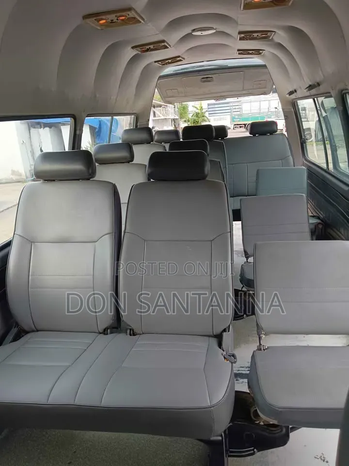 Toyota HiAce 2004 White