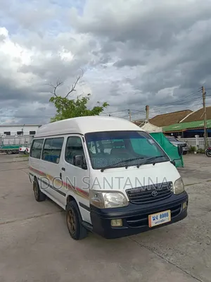 Toyota HiAce 2004 White