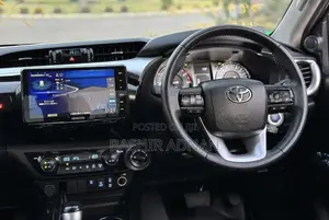 Toyota Hilux 2023 Green