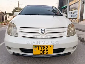 Toyota IST 2005 White