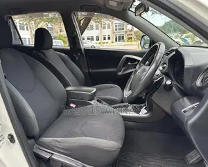 Toyota Vanguard 2010 White
