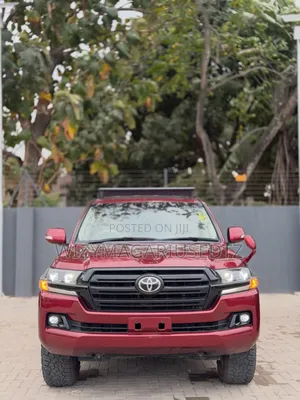 Toyota Land Cruiser 2018 Maroon