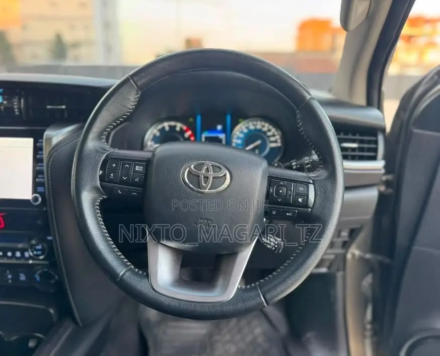 Toyota Fortuner 2023 Gray