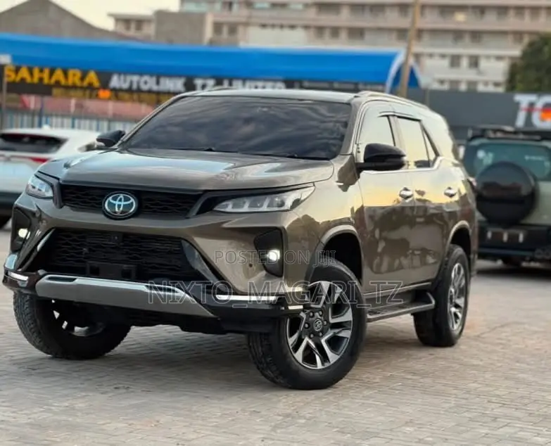 Toyota Fortuner 2023 Gray
