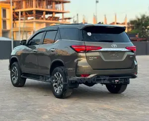 Toyota Fortuner 2023 Gray