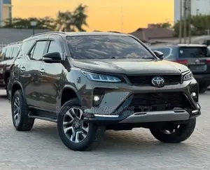 Toyota Fortuner 2023 Gray