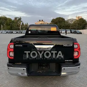 Toyota Hilux Revo Double Cab Deisel 2.8 AWD 2022 Black