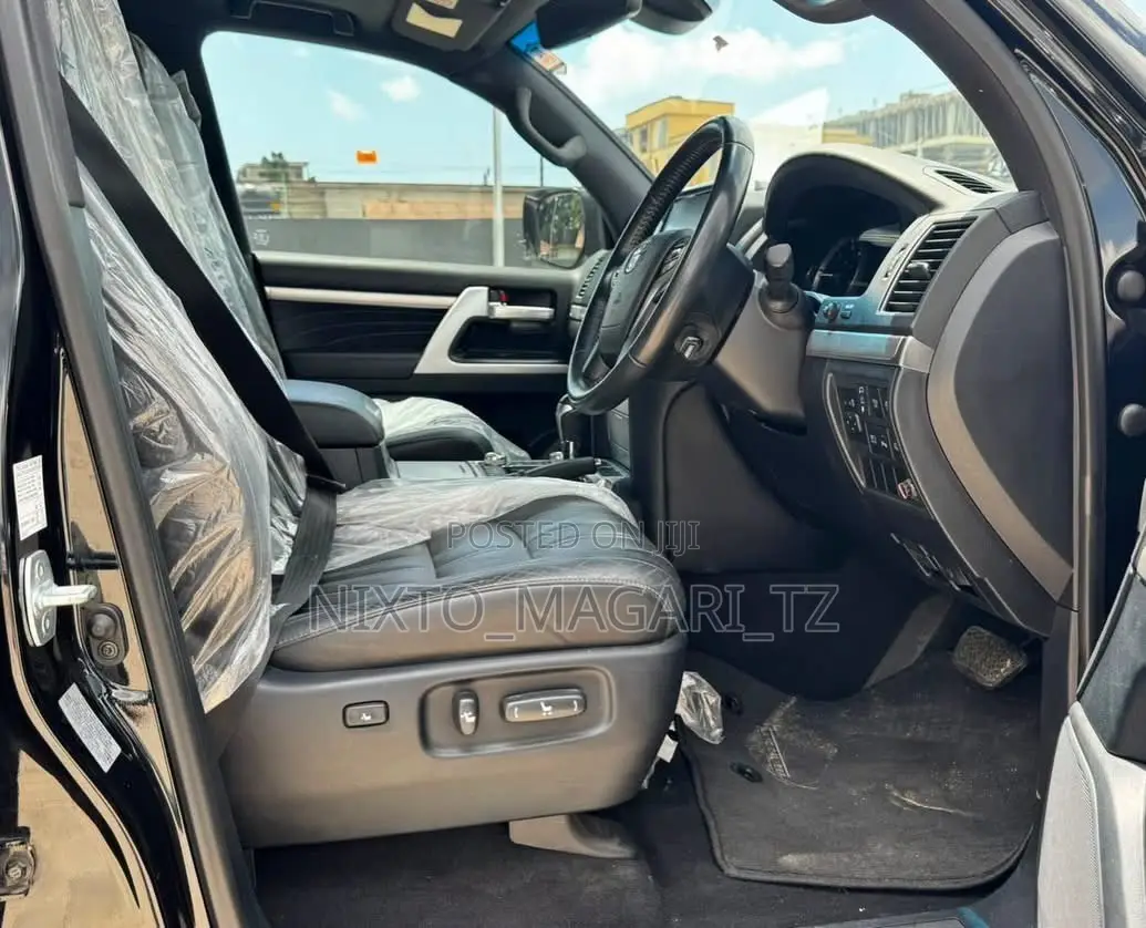 Toyota Land Cruiser 2021 Black