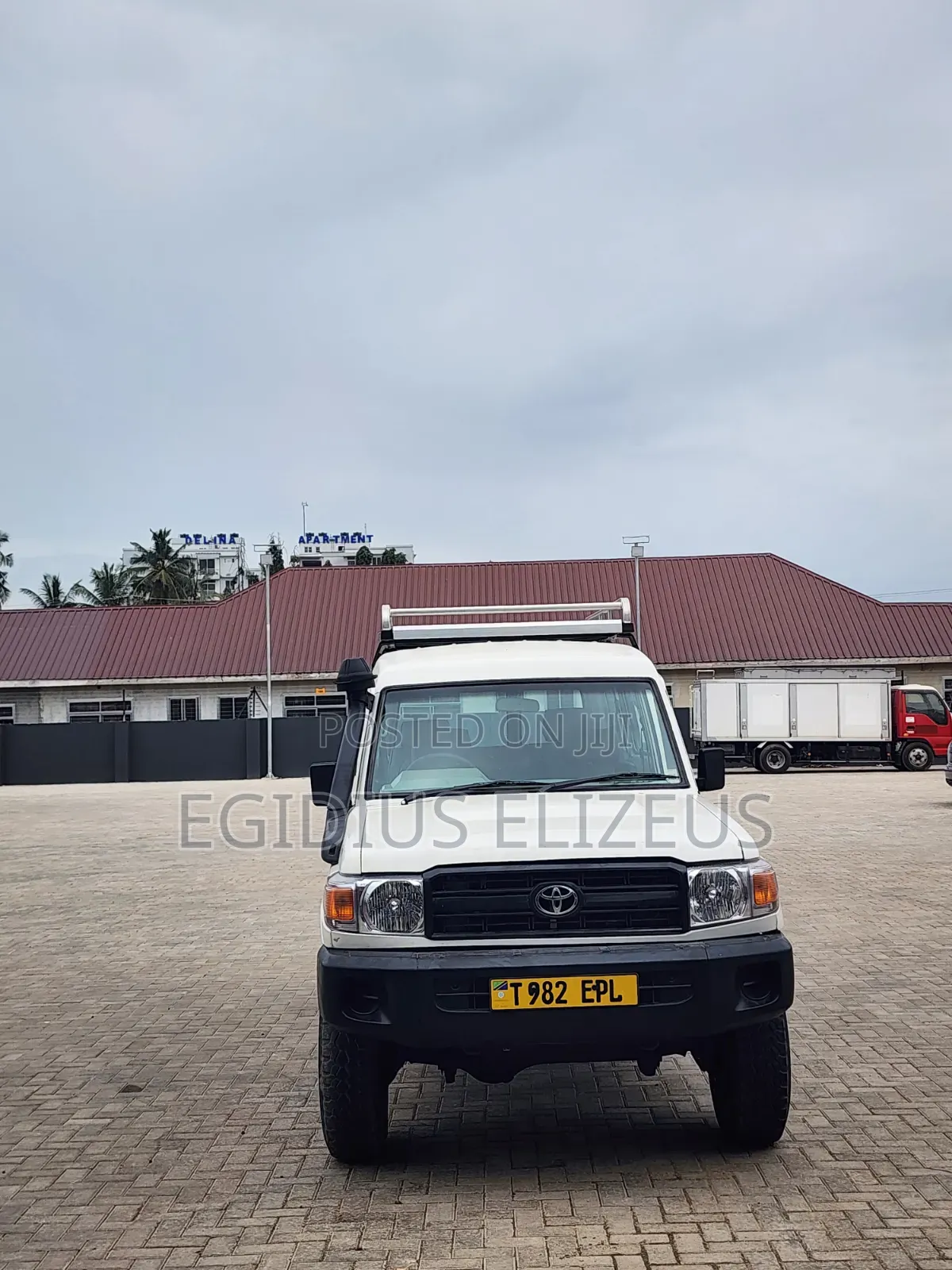 Toyota Land Cruiser 2007 White