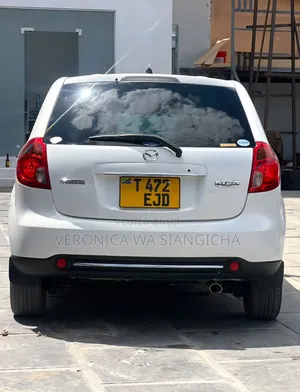 Mazda Verisa 2010