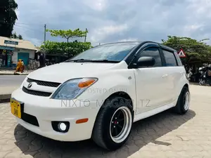 Toyota IST 2006 White