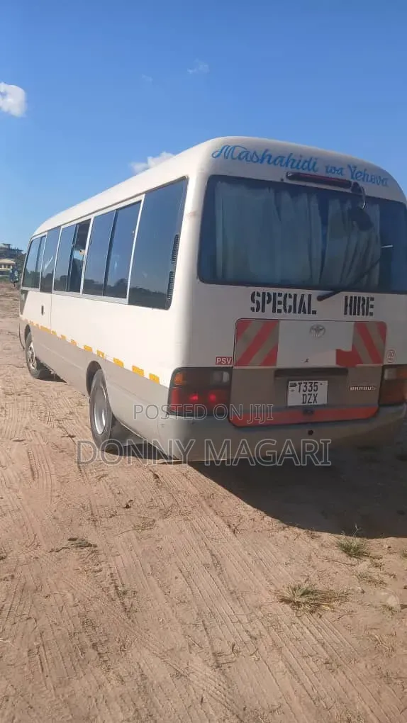 Toyota Coaster 2002 White