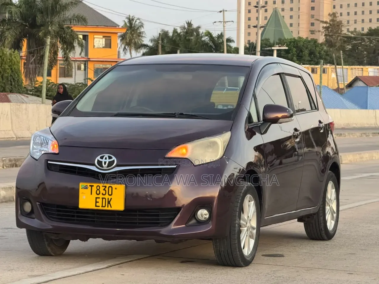 Toyota Ractis 2010 Maroon