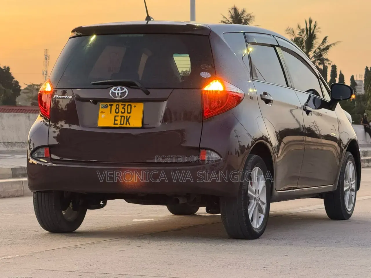 Toyota Ractis 2010 Maroon