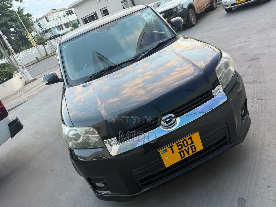 Toyota Rumion 2024 Black