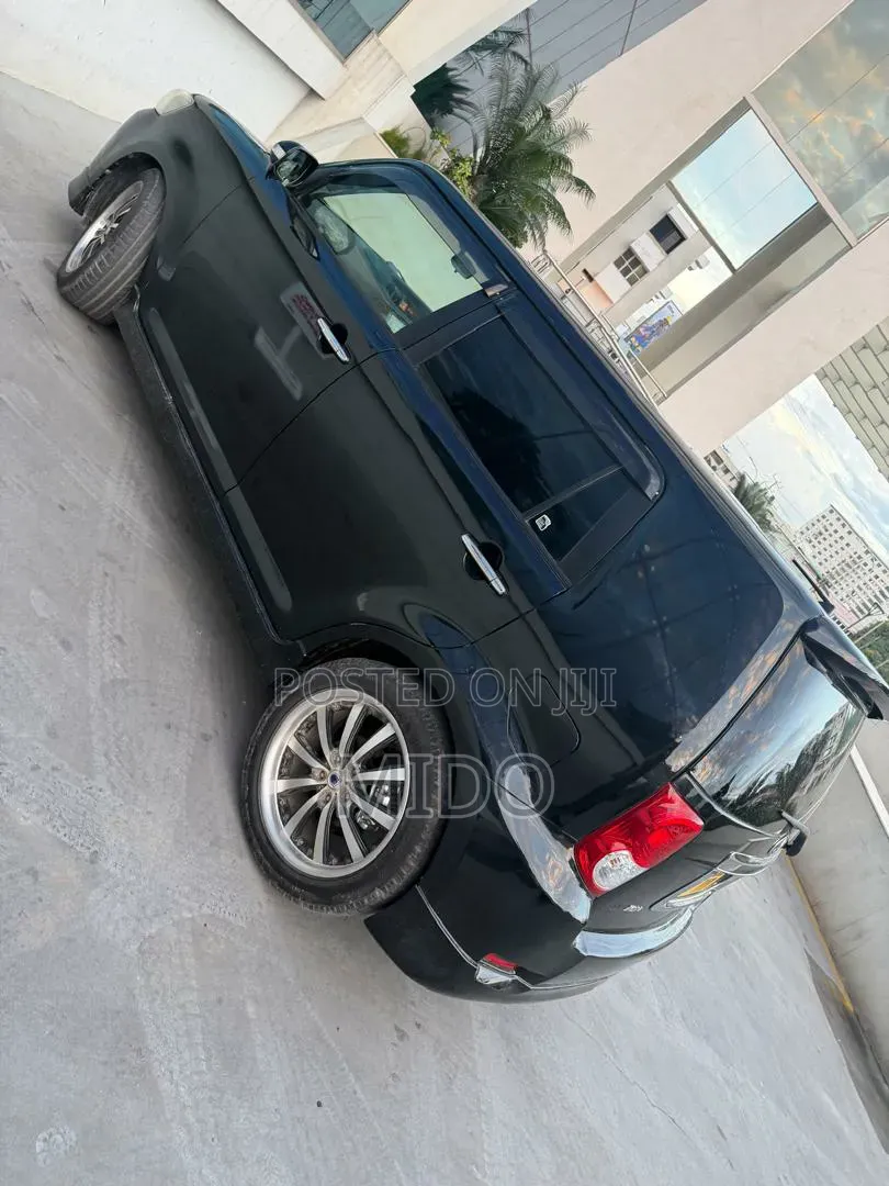 Toyota Rumion 2024 Black