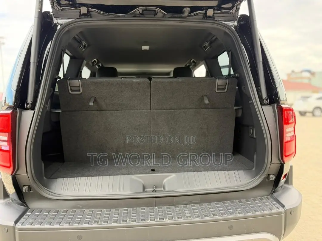 New Toyota Land Cruiser Prado 2.8 2025 Black