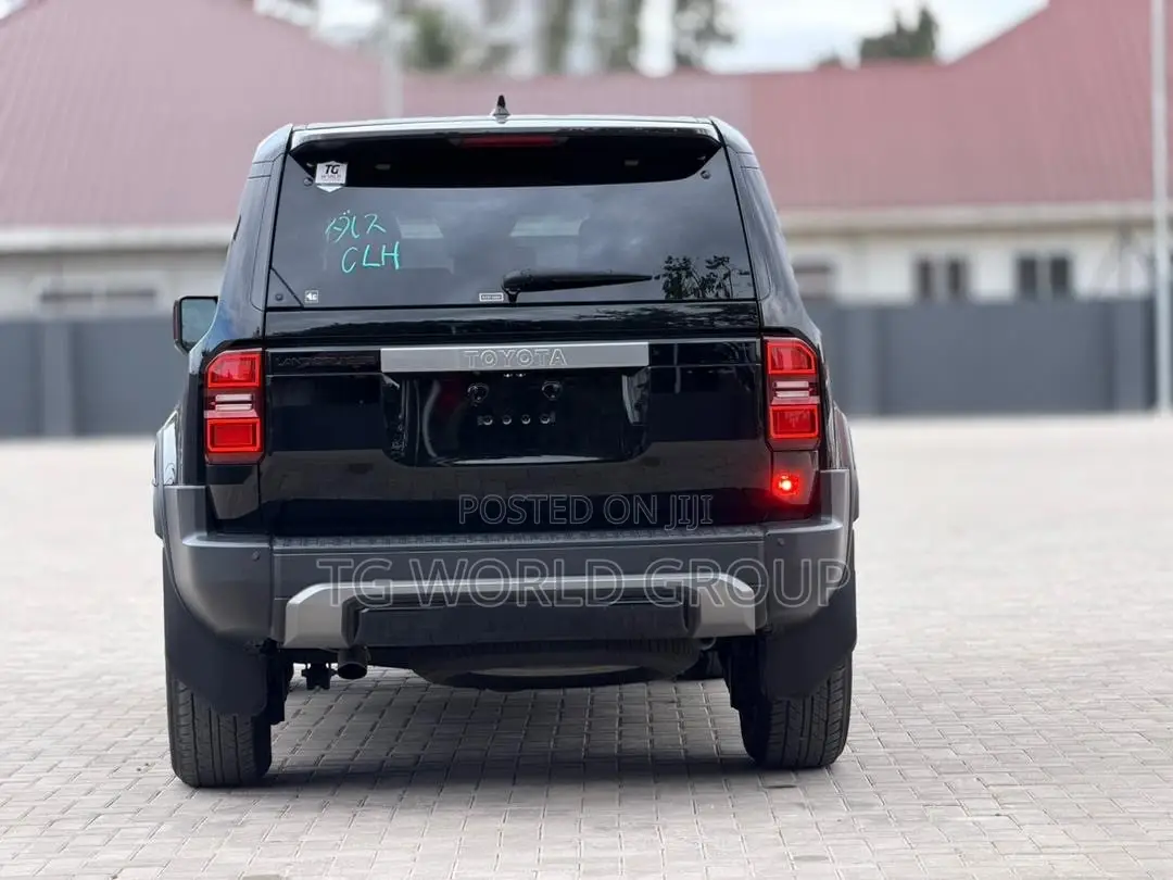 New Toyota Land Cruiser Prado 2.8 2025 Black