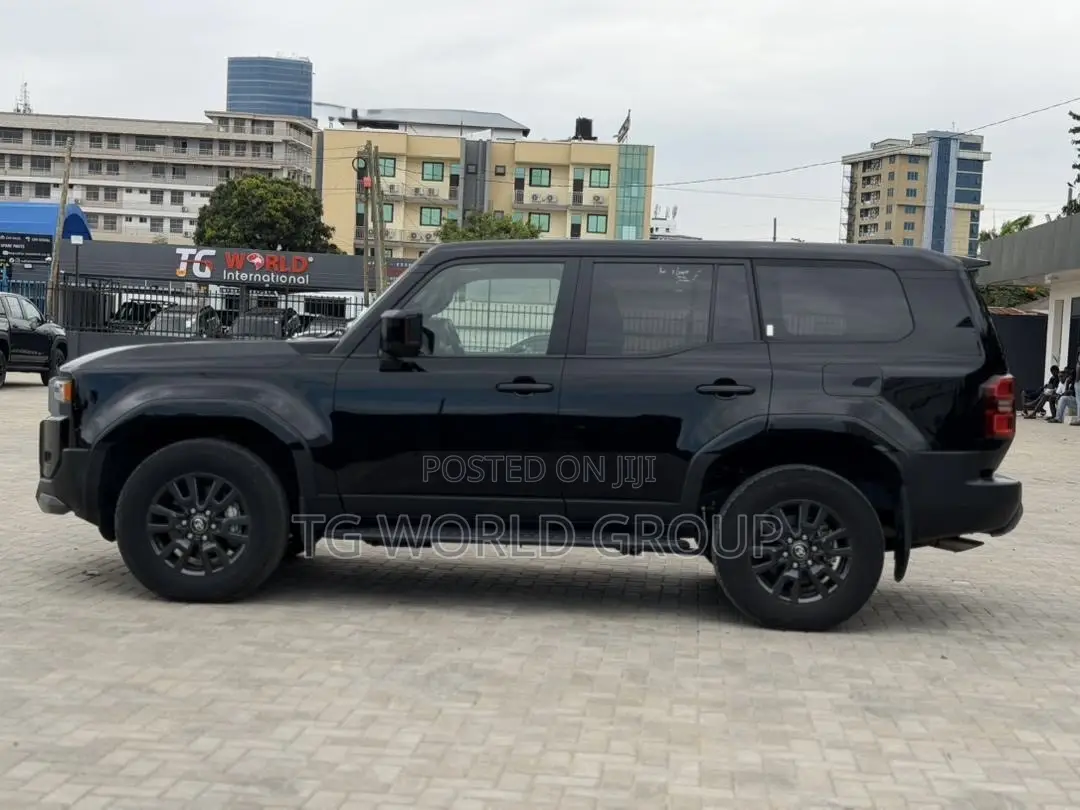 New Toyota Land Cruiser Prado 2.8 2025 Black