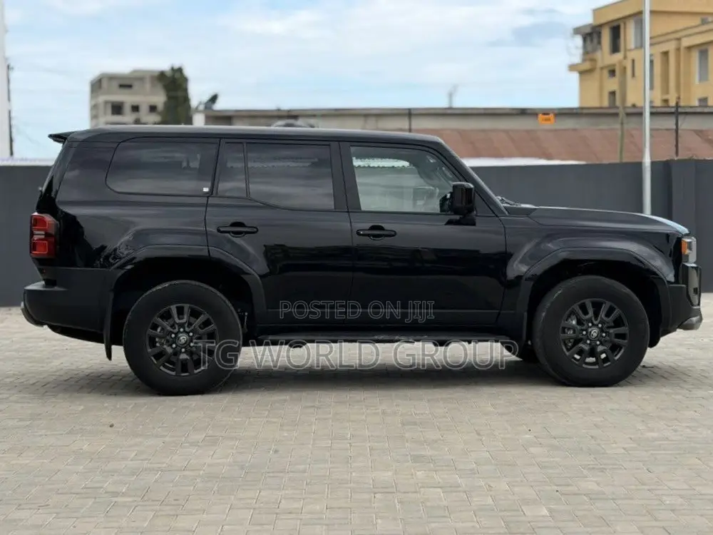 New Toyota Land Cruiser Prado 2.8 2025 Black